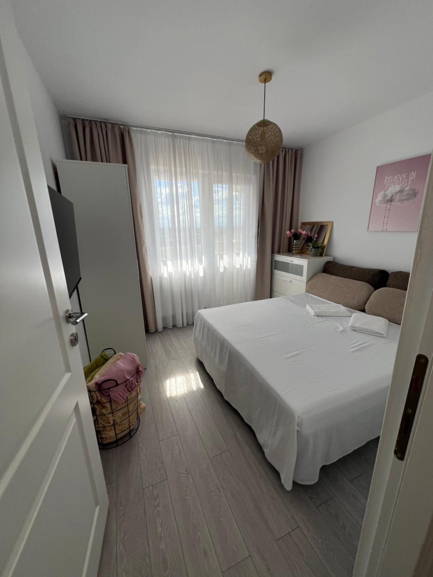 Oxana Apartments - 3 Camere - Timisoara Ngoại thất bức ảnh